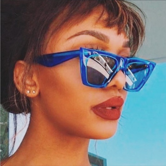 🚨Set of 2 Rectangular Women Sunglasses in Blue and Black - Picture 5 of 5